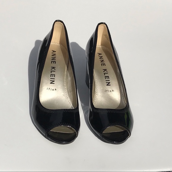 anne klein megan pump